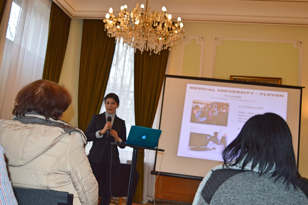 Nadya Angelova informed students about the first two weeks of transition at Pleven Medical University